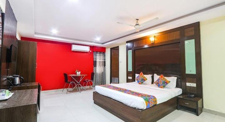 Blossoms Rooms Hotel Mdmr- Free Lunch Or Dinner- Lakdikapul Hyderabad Exterior photo